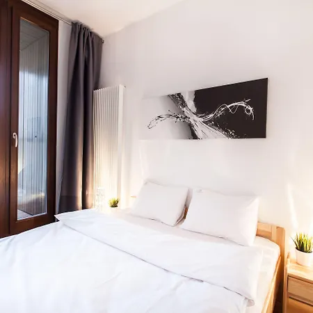 Warsaw Aparthotel Апарт-отель 4*