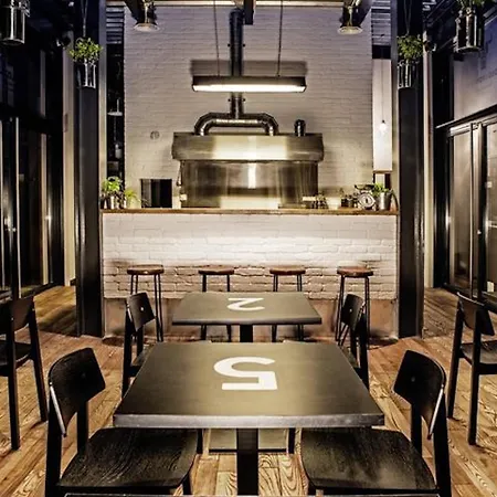 Warsaw Aparthotel Варшава